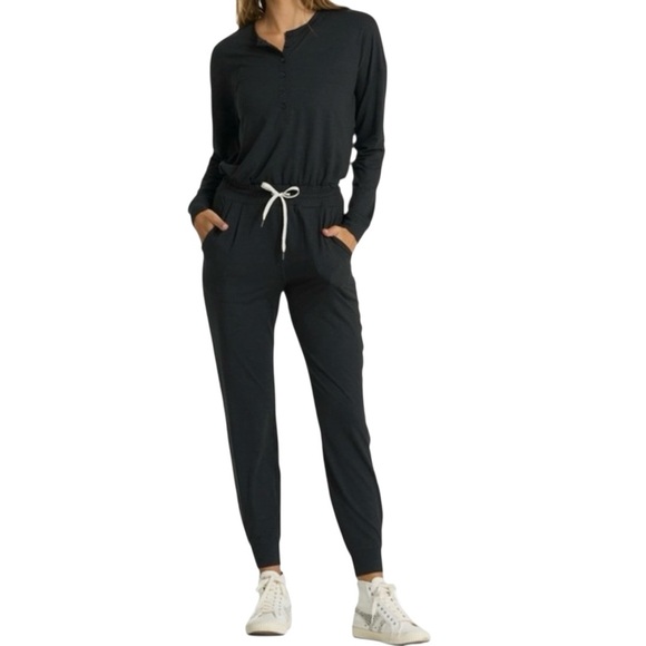 Vuori Pants - Vuori Lux Henley Long Sleeve Jumpsuit Black Size Medium VW478